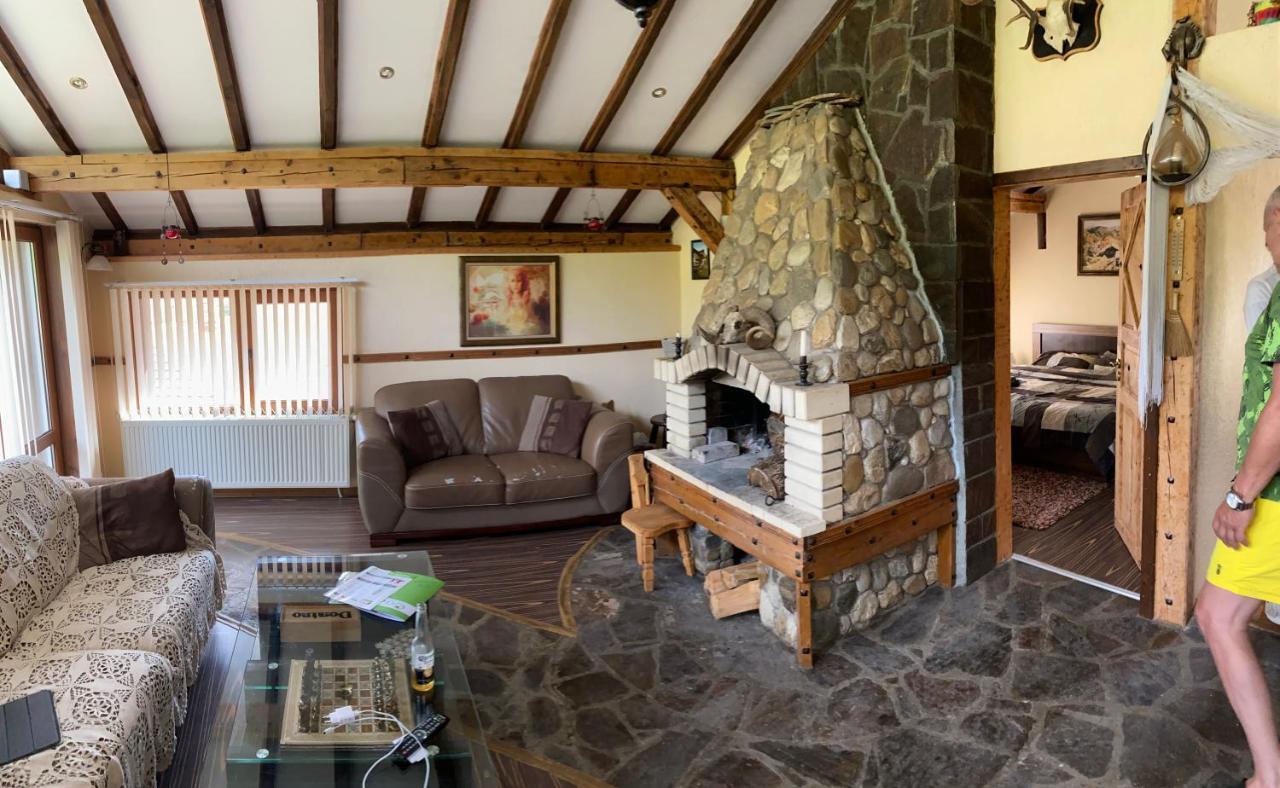Къща Дьовлень/House Dyovlen Hotel เดวิน ภายนอก รูปภาพ