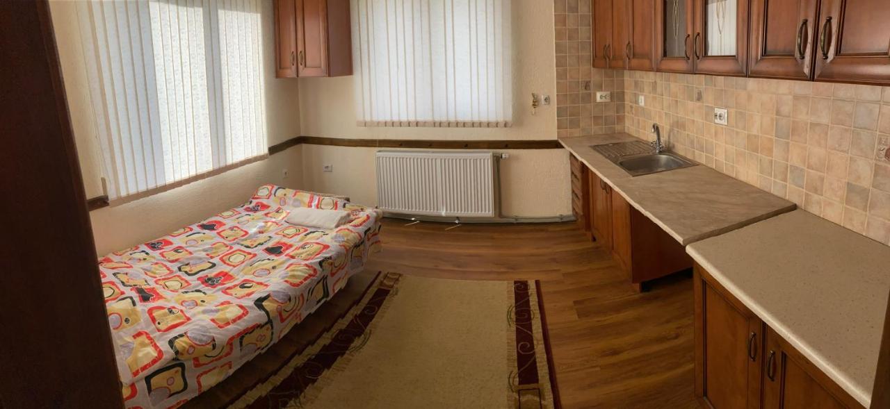 Къща Дьовлень/House Dyovlen Hotel เดวิน ภายนอก รูปภาพ